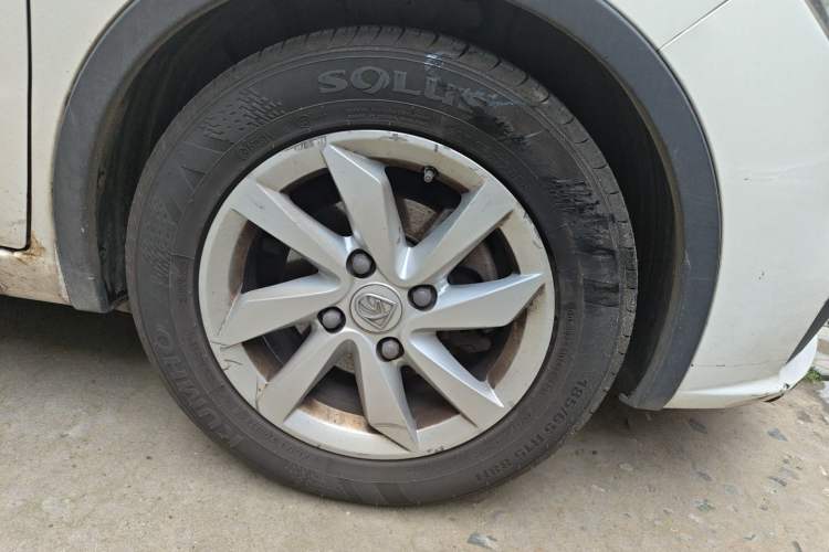 Used Baojun 310W 2017 1.5L Manual Fashion Model China V Right Front Wheel Hub