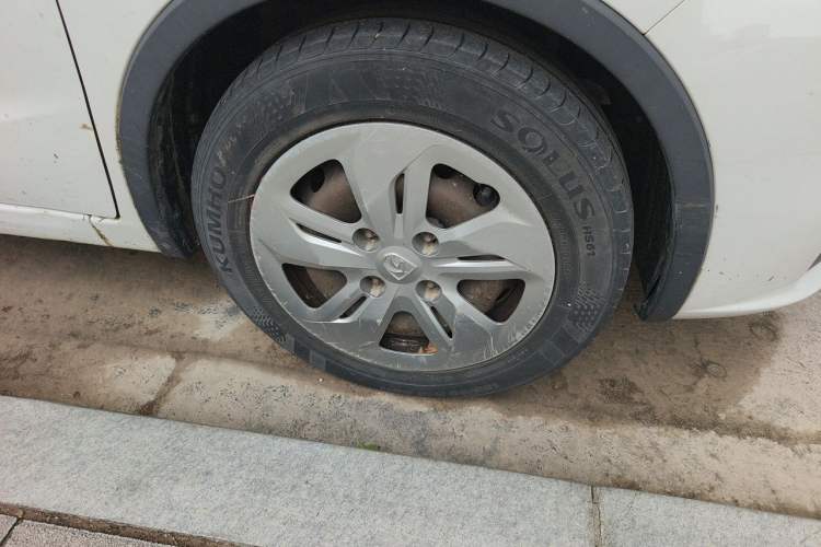 Used Baojun 310W 2017 1.5L Manual Comfort Version China V Right Front Wheel Hub