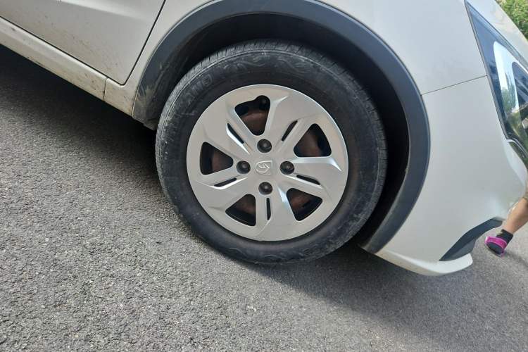 Used Baojun 310W 2017 1.5L Manual Comfort Version China VI Emission Standard Right Front Wheel Hub