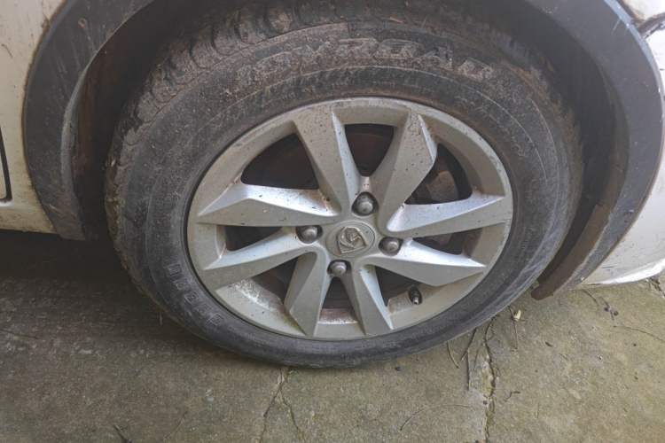 Used Baojun 310W 2017 1.5L Manual Fashion Edition China VI Right Front Wheel Hub