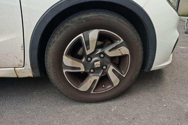 Used Baojun 310W 2017 1.5L Manual Luxury Version China VI Right Front Wheel Hub