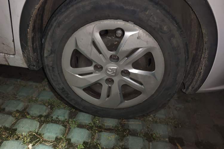 Used Baojun 310W 2017 1.5L Manual Comfort Version China VI Emission Standard Right Front Wheel Hub