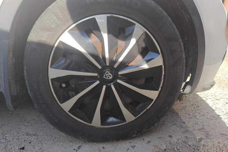 Used Baojun 310W 2017 1.5L Manual Comfort Version China V Right Front Wheel Hub