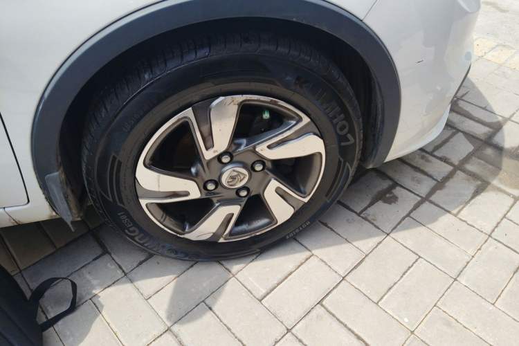 Used Baojun 310W 2017 1.5L Manual Luxury Edition China V Right Front Wheel Hub