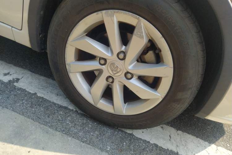 Used Baojun 310W 2017 1.5L Manual Fashion Model China V Right Front Wheel Hub
