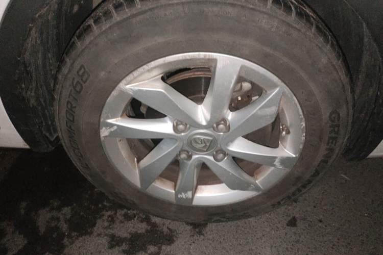 Used Baojun 310W 2017 1.5L Manual Fashion Model China V Right Front Wheel Hub