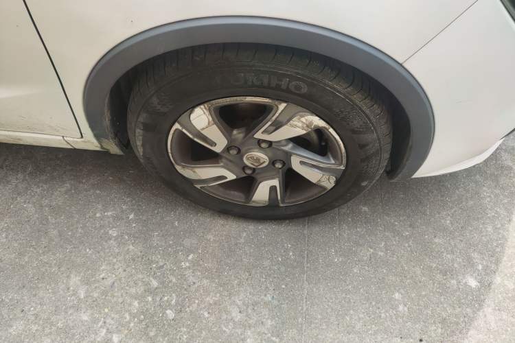 Used Baojun 310W 2017 1.5L Manual Luxury Version China VI Right Front Wheel Hub