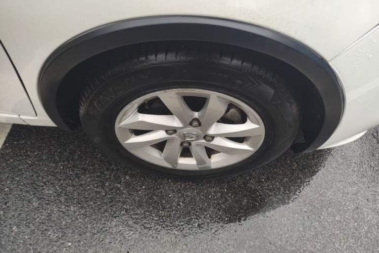 Used Baojun 310W 2017 1.5L Manual Fashion Edition China VI Right Front Wheel Hub