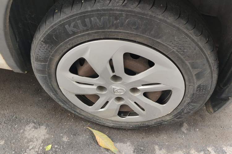 Used Baojun 310W 2017 1.5L Manual Comfort Version China V Right Front Wheel Hub