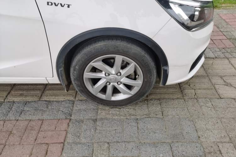 Used Baojun 310W 2017 1.5L Manual Fashion Model China V Right Front Wheel Hub