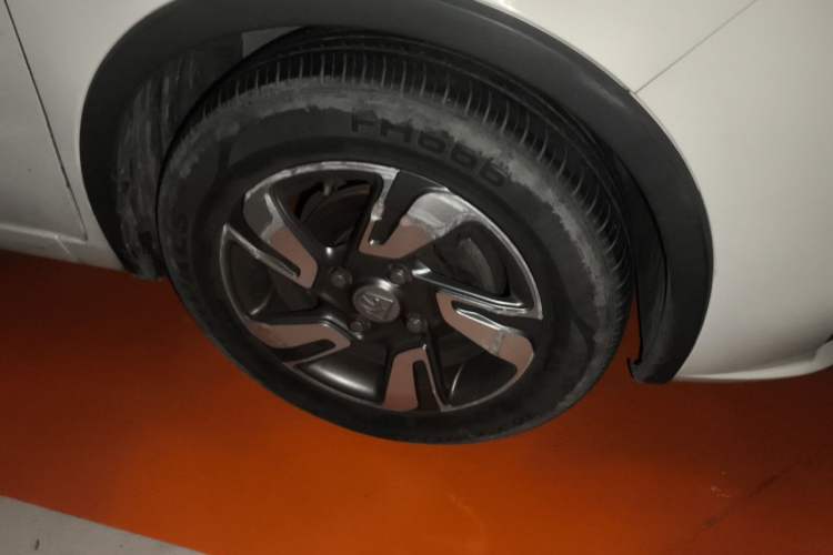 Used Baojun 310W 2017 1.5L Manual Comfort Version China V Right Front Wheel Hub