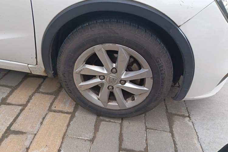 Used Baojun 310W 2017 1.5L Manual Fashion Model China V Right Front Wheel Hub