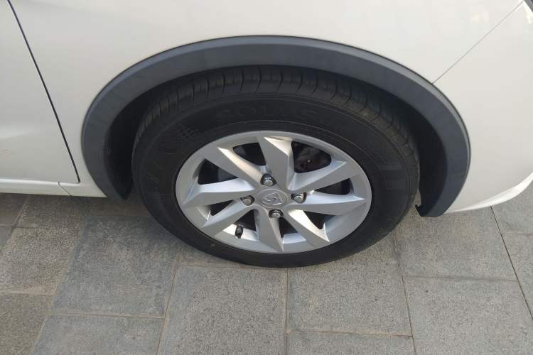 Used Baojun 310W 2017 1.5L Manual Fashion Edition China VI Right Front Wheel Hub