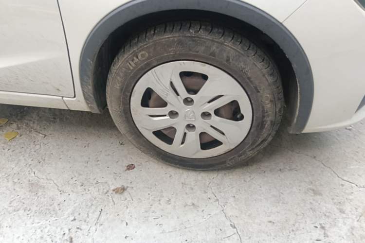 Used Baojun 310W 2017 1.5L Manual Comfort Version China V Right Front Wheel Hub