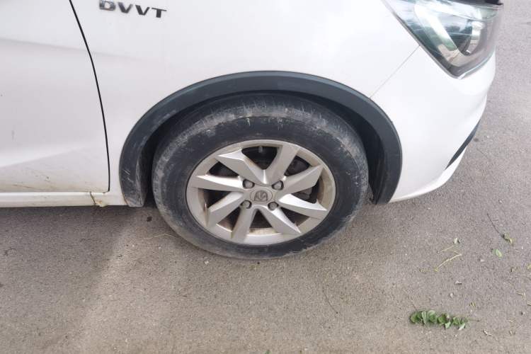 Used Baojun 310W 2017 1.5L Manual Fashion Edition China VI Right Front Wheel Hub