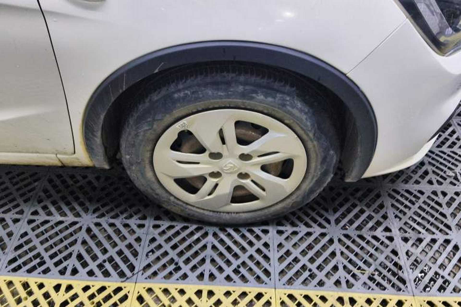 Used Baojun 310W 2017 1.5L Manual Comfort Version China V Right Front Wheel Hub