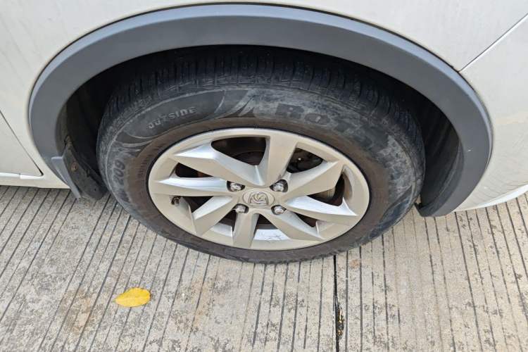 Used Baojun 310W 2017 1.5L Manual Fashion Model China V Right Front Wheel Hub