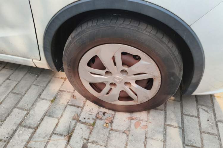 Used Baojun 310W 2017 1.5L Manual Comfort Version China VI Emission Standard Right Front Wheel Hub