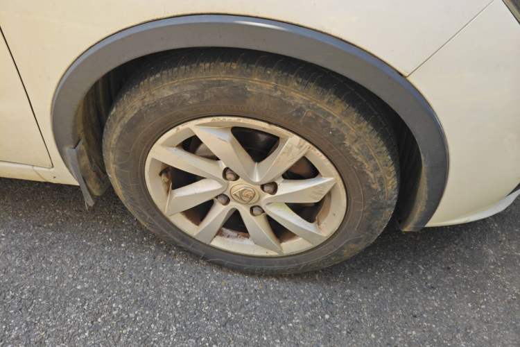 Used Baojun 310W 2017 1.5L Manual Fashion Model China V Right Front Wheel Hub