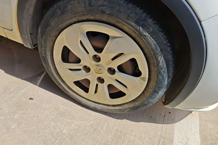 Used Baojun 310W 2017 1.5L Manual Comfort Version China V Right Front Wheel Hub