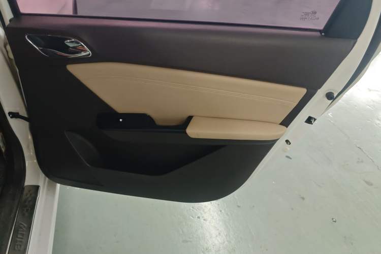 Used Baojun 310W 2017 1.5L Manual Fashion Model China V Right Rear Door Interior