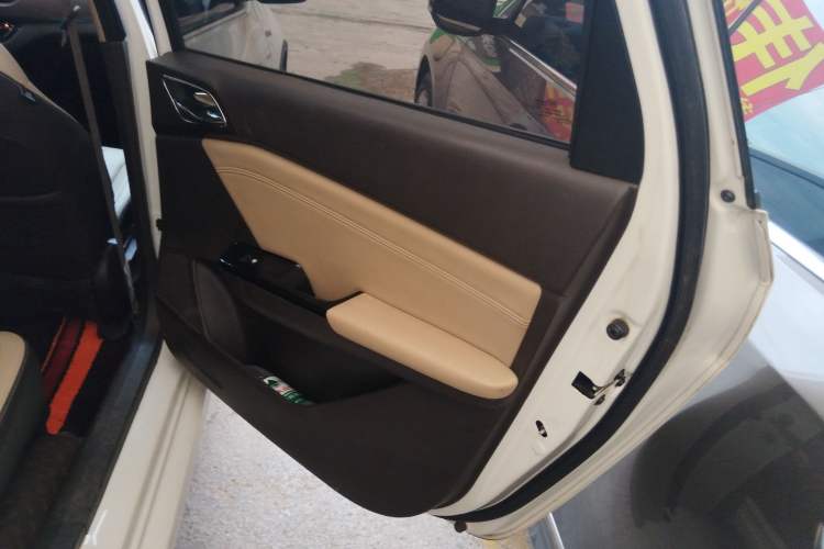 Used Baojun 310W 2017 1.5L Manual Luxury Edition China V Right Rear Door Interior