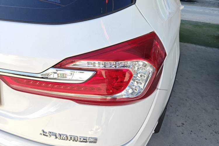 Used Baojun 310W 2017 1.5L Manual Fashion Model China V Right Rear Taillight