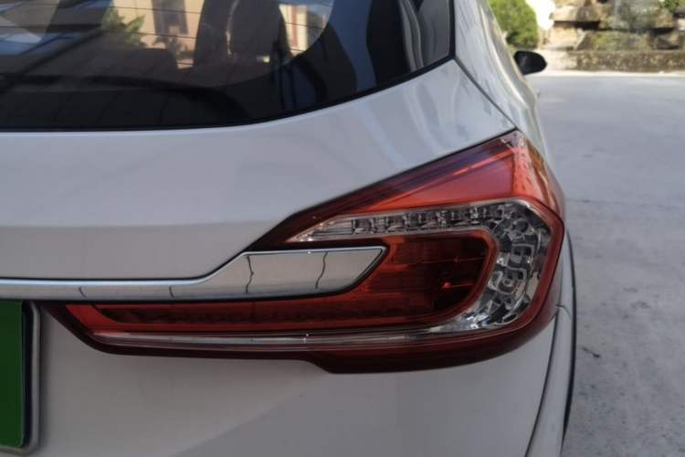 Used Baojun 310W 2017 1.5L Manual Fashion Model China V Right Rear Taillight