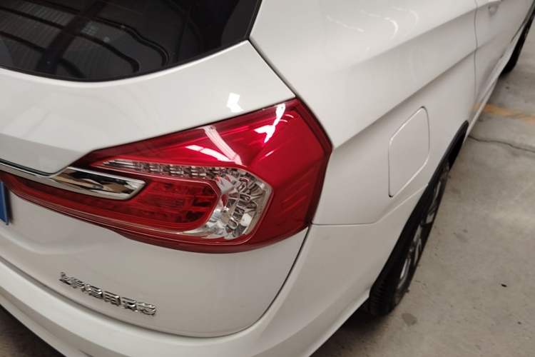 Used Baojun 310W 2017 1.5L Manual Luxury Edition China V Right Rear Taillight