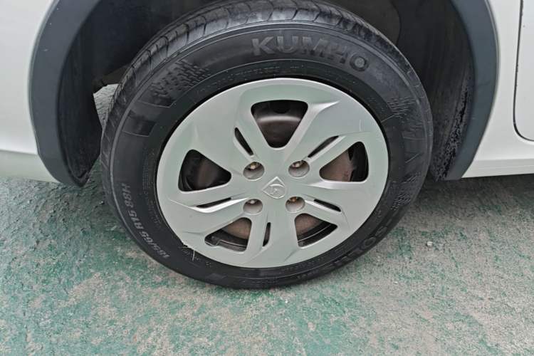 Used Baojun 310W 2017 1.5L Manual Comfort Version China V Right Rear Wheel Hub