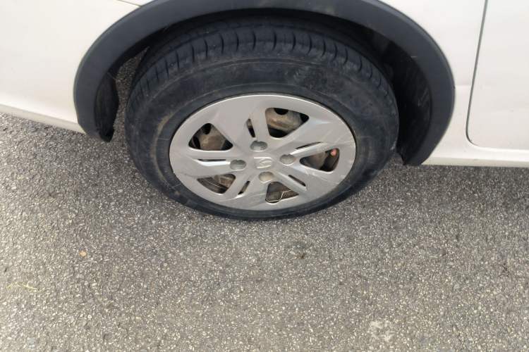 Used Baojun 310W 2017 1.5L Manual Comfort Version China VI Emission Standard Right Rear Wheel Hub