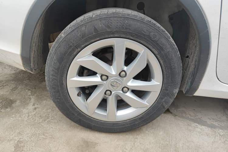 Used Baojun 310W 2017 1.5L Manual Fashion Model China V Right Rear Wheel Hub