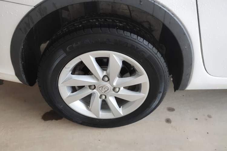 Used Baojun 310W 2017 1.5L Manual Fashion Model China V Right Rear Wheel Hub