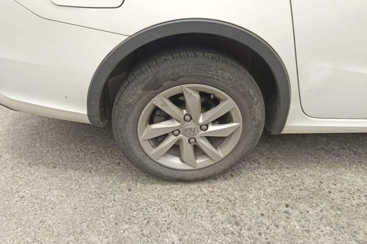 Used Baojun 310W 2017 1.5L Manual Fashion Model China V Right Rear Wheel Hub