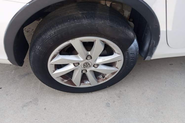 Used Baojun 310W 2017 1.5L Manual Fashion Model China V Right Rear Wheel Hub