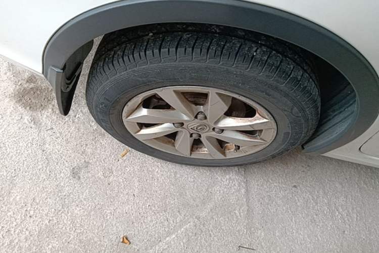 Used Baojun 310W 2017 1.5L Manual Fashion Model China V Right Rear Wheel Hub