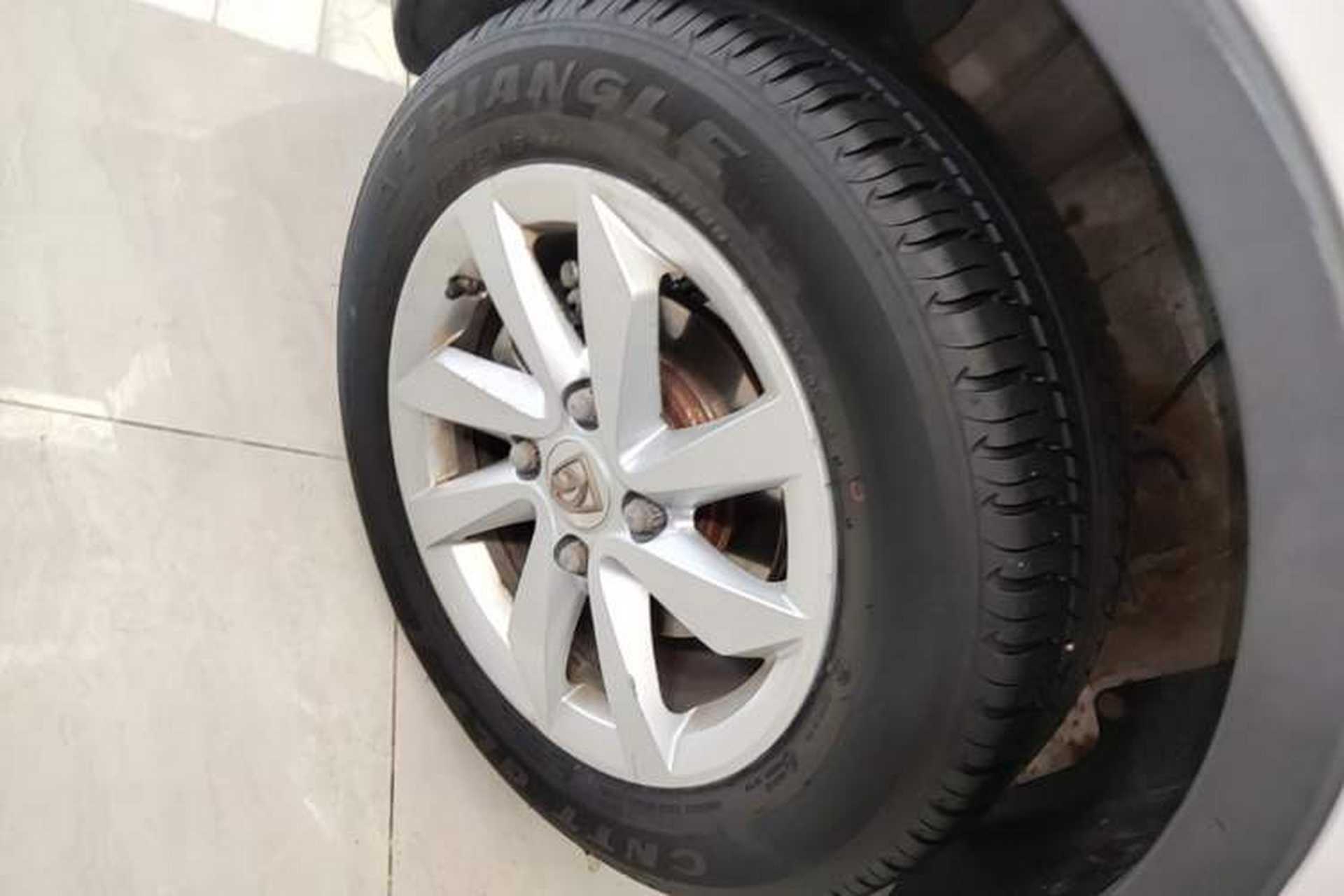 Used Baojun 310W 2017 1.5L Manual Fashion Model China V Right Rear Wheel Hub