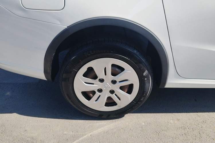 Used Baojun 310W 2017 1.5L Manual Comfort Version China V Right Rear Wheel Hub