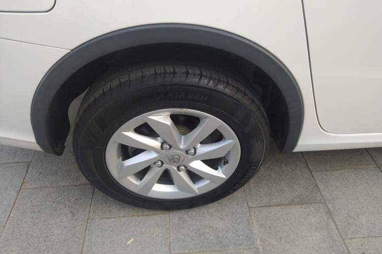 Used Baojun 310W 2017 1.5L Manual Fashion Edition China VI Right Rear Wheel Hub