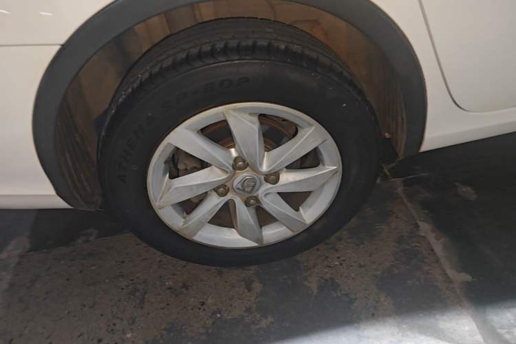 Used Baojun 310W 2017 1.5L Manual Fashion Model China V Right Rear Wheel Hub