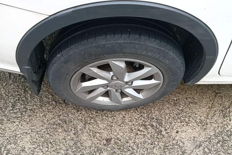 Used Baojun 310W 2017 1.5L Manual Fashion Model China V Right Rear Wheel Hub
