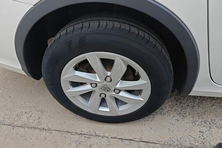 Used Baojun 310W 2017 1.5L Manual Fashion Model China V Right Rear Wheel Hub