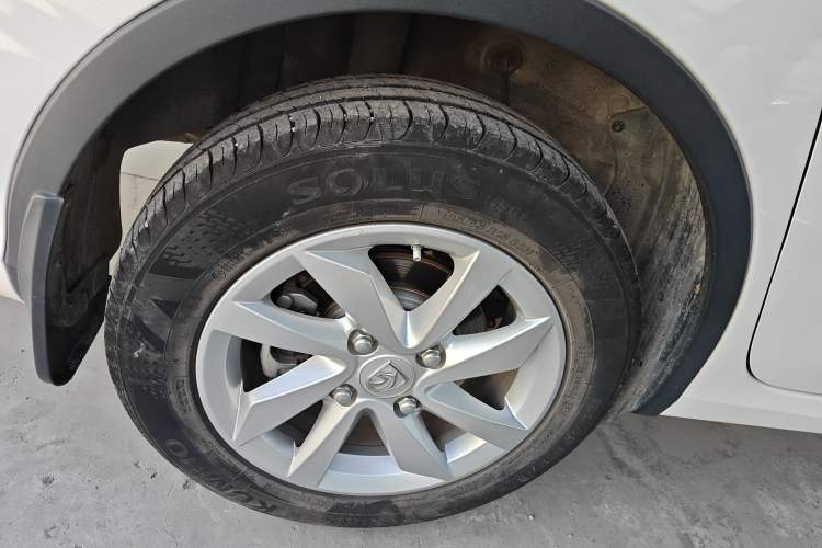 Used Baojun 310W 2017 1.5L Manual Fashion Model China V Right Rear Wheel Hub
