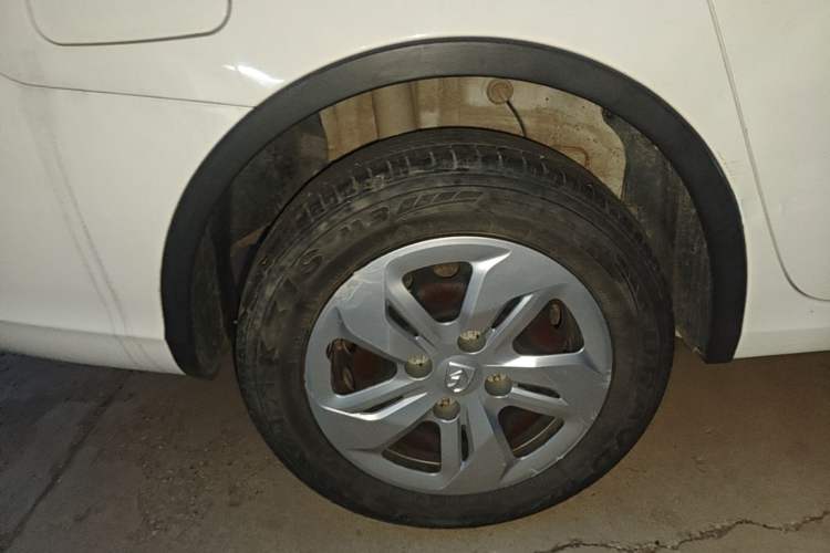 Used Baojun 310W 2017 1.5L Manual Comfort Version China V Right Rear Wheel Hub