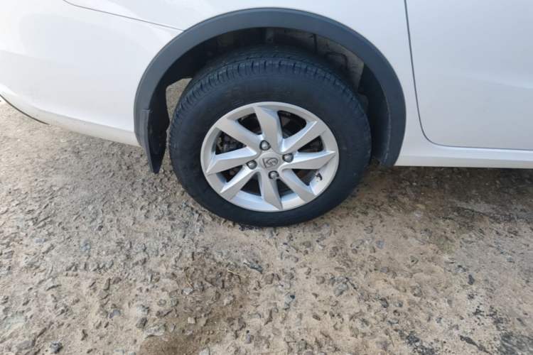 Used Baojun 310W 2017 1.5L Manual Fashion Model China V Right Rear Wheel Hub