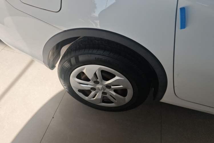 Used Baojun 310W 2017 1.5L Manual Comfort Version China VI Emission Standard Right Rear Wheel Hub