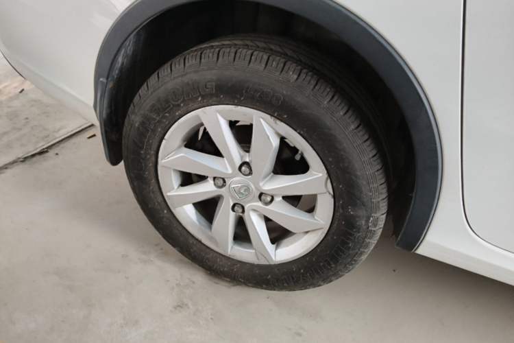 Used Baojun 310W 2017 1.5L Manual Fashion Model China V Right Rear Wheel Hub
