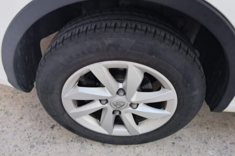 Used Baojun 310W 2017 1.5L Manual Fashion Model China V Right Rear Wheel Hub