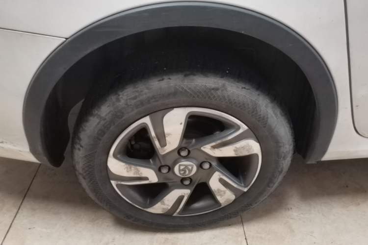 Used Baojun 310W 2017 1.5L Manual Fashion Edition China VI Right Rear Wheel Hub