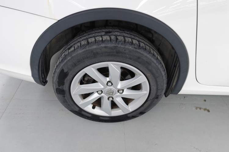 Used Baojun 310W 2017 1.5L Manual Fashion Edition China VI Right Rear Wheel Hub